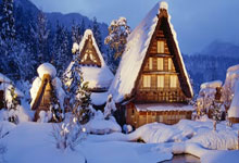 全队备战新赛季，主帅布置战术望全面开花